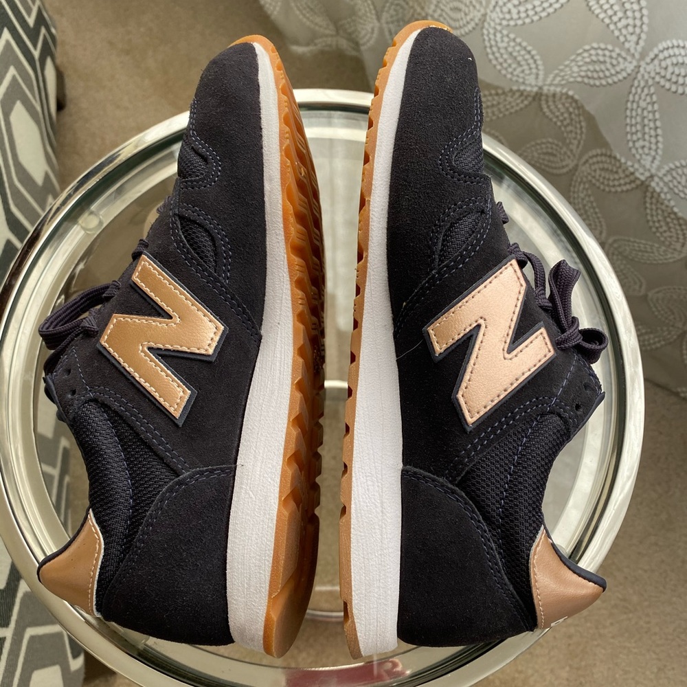 New Balance 520 Navy Blue & Rose Gold